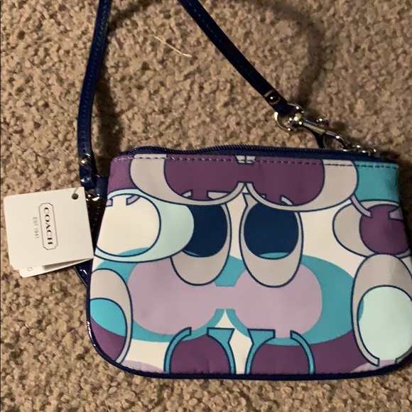 Coach wristlet - Picture 2 of 3